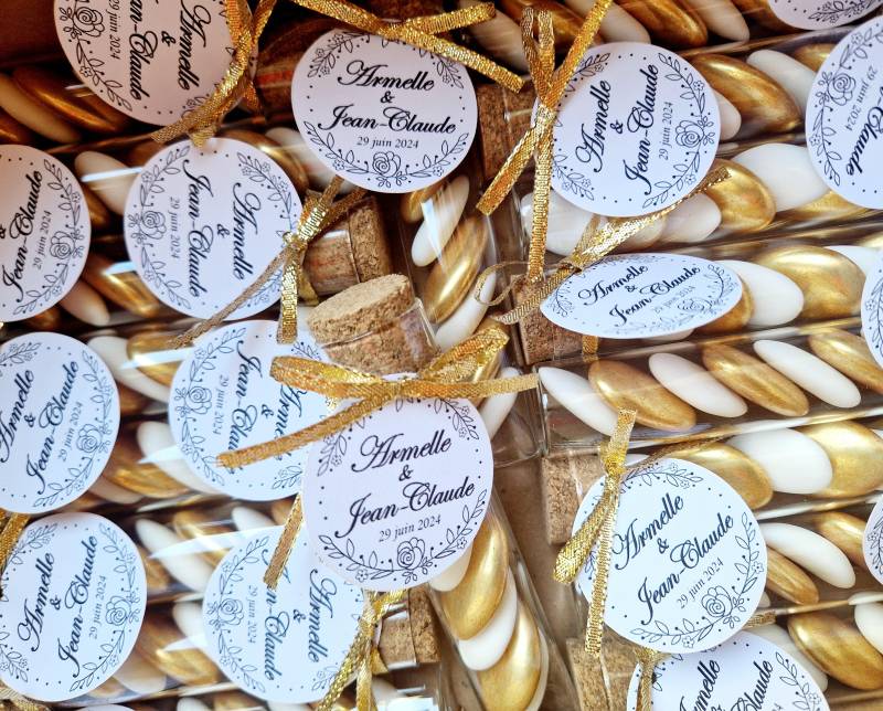 Tube en verre pour un mariage à Martigues - Dragées Rosière OR en Chocolat & BLANC en Amande  Avola Royale