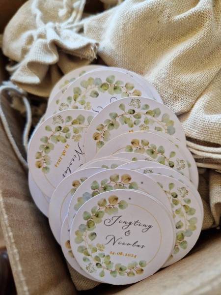 Mariage Champêtre à Aix en Provence  - La Maison Rosière vous propose des étiquettes personnalisé pour un contenant sur-mesure