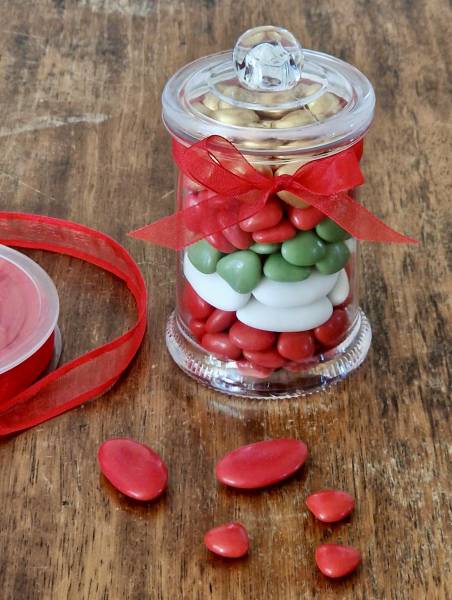 Bonbonnière transparente - Dragées Amande et petits coeurs en chocolat Maison Rosière