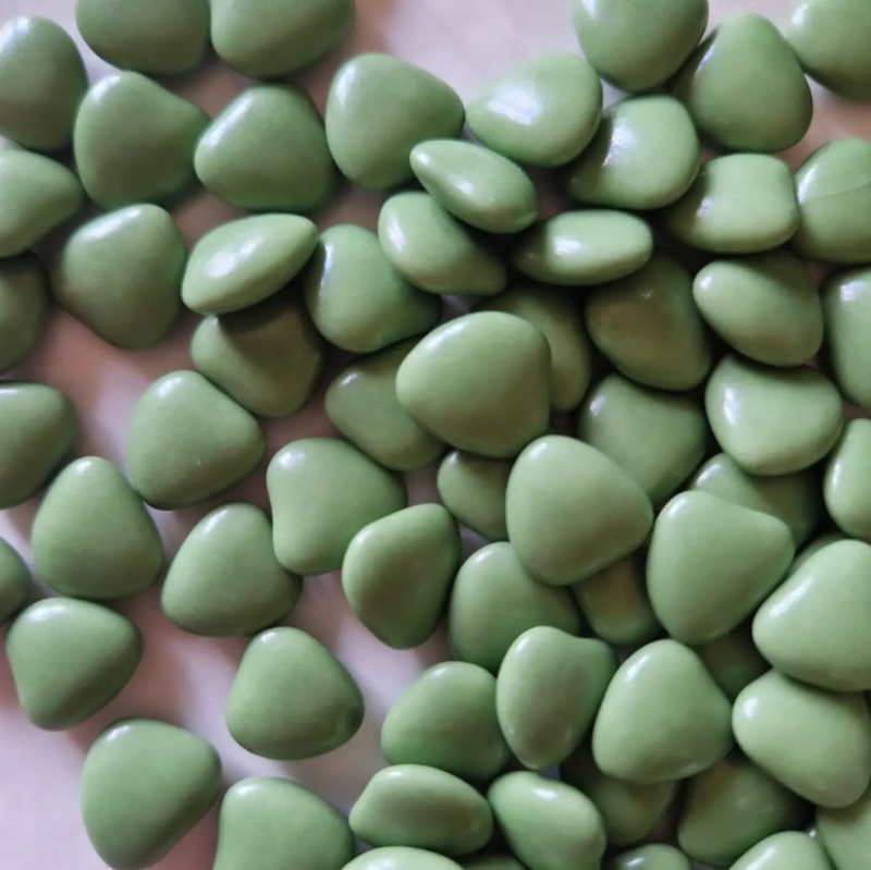 dragées chocolat en forme de cœur coloris vert eucalyptus