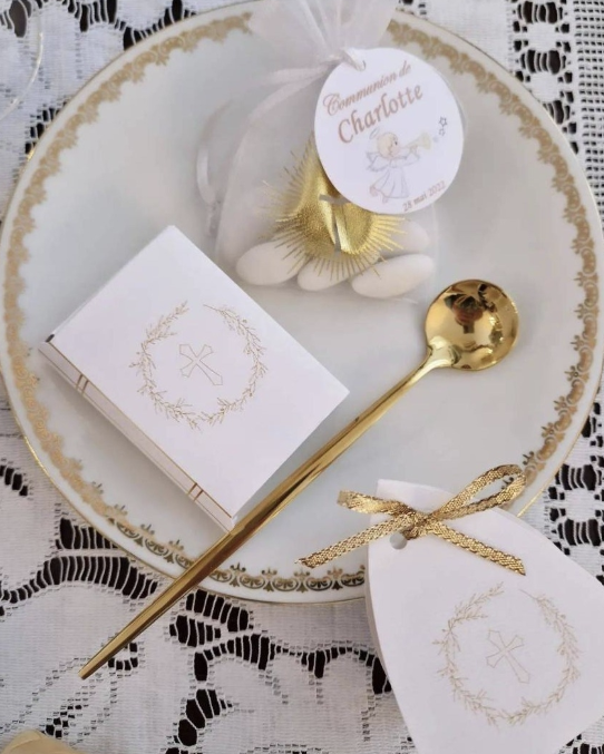 Ecrins religieux dans les tons de blanc - Communion ou Baptême sur Allauch, Plan de Cuques et en Provence 